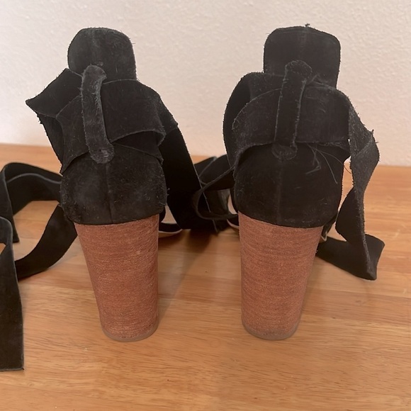 Gianni Bini Black Suede Block Heel Crisscross Gladiator Sandals Long Ties  11 - Picture 4 of 5